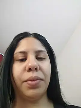 Snapshot of downsonMia chatting on 04-27-26, 12:03 downsonMia online show from 04-27-26, 12:03