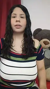 Snapshot of downsonMia chatting on 05-15-26, 01:07 downsonMia online show from 05-15-26, 01:07