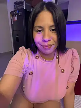 Snapshot of downsonMia chatting on 07-18-26, 11:08 downsonMia online show from 07-18-26, 11:08