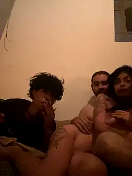 Snapshot of LawrencyLarry chatting on 10-18-25, 03:09 LawrencyLarry online show from 10-18-25, 03:09