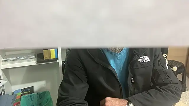 Snapshot of stefanosk chatting on 01-03-25, 10:09 stefanosk online show from 01-03-25, 10:09