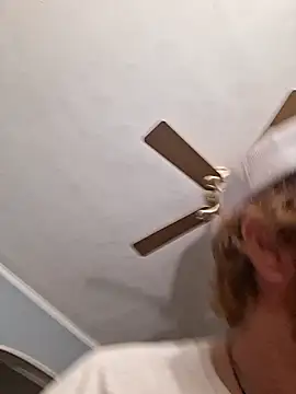 douchydan42 online show from 10-18-25, 08:04