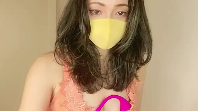 Snapshot of Mary-JP chatting on 06-27-26, 01:39 Mary-JP online show from 06-27-26, 01:39