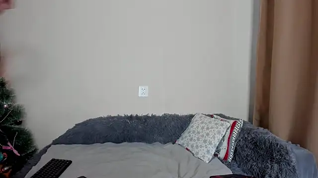 Snapshot of KristineEsme chatting on 01-17-25, 05:21 KristineEsme online show from 01-17-25, 05:21