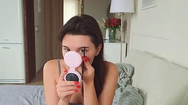 Snapshot of KristineEsme chatting on 10-15-25, 05:40 KristineEsme online show from 10-15-25, 05:40