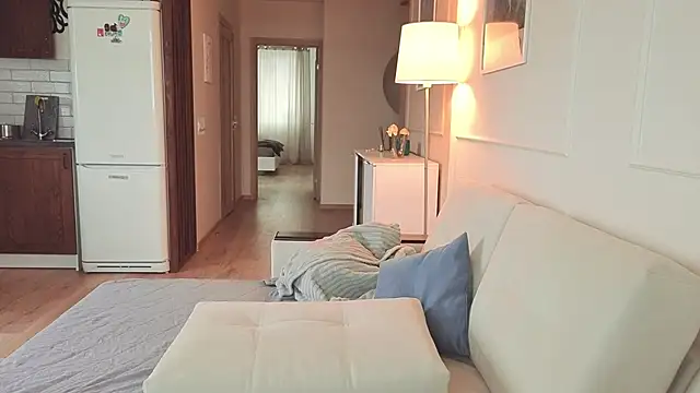 Snapshot of KristineEsme chatting on 11-08-25, 05:07 KristineEsme online show from 11-08-25, 05:07