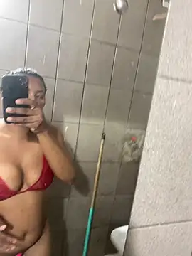 Mariaapimentinha online show from 04-27-26, 11:25