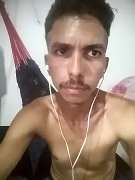 Snapshot of MagrinhoSaradoo chatting on 02-12-25, 11:51 MagrinhoSaradoo online show from 02-12-25, 11:51