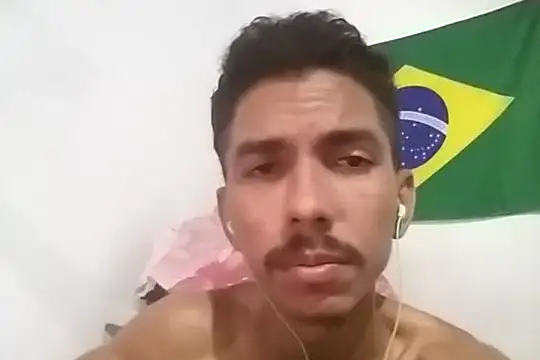 Snapshot of MagrinhoSaradoo chatting on 02-27-25, 05:58 MagrinhoSaradoo online show from 02-27-25, 05:58