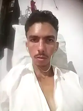 Snapshot of MagrinhoSaradoo chatting on 03-04-25, 11:32 MagrinhoSaradoo online show from 03-04-25, 11:32