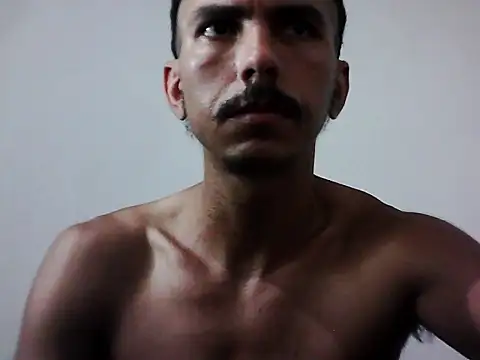 Snapshot of MagrinhoSaradoo chatting on 11-17-25, 09:04 MagrinhoSaradoo online show from 11-17-25, 09:04