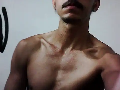 Snapshot of MagrinhoSaradoo chatting on 11-29-25, 01:19 MagrinhoSaradoo online show from 11-29-25, 01:19