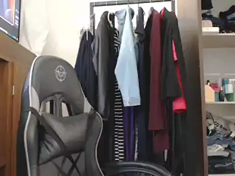 Snapshot of loirascorpio chatting on 01-16-25, 05:33 loirascorpio online show from 01-16-25, 05:33