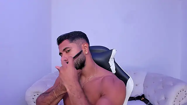 Santiago huntt online show from 12-05-25, 12:47