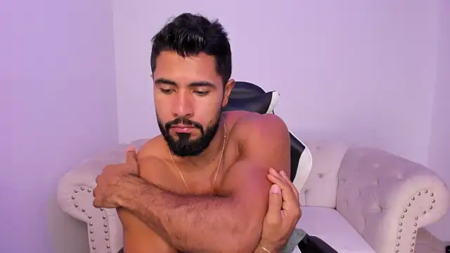 Santiago huntt online show from 03-07-26, 12:46