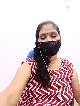 Snapshot of Lucky-Deepthi chatting on 02-20-25, 11:54 Lucky-Deepthi online show from 02-20-25, 11:54