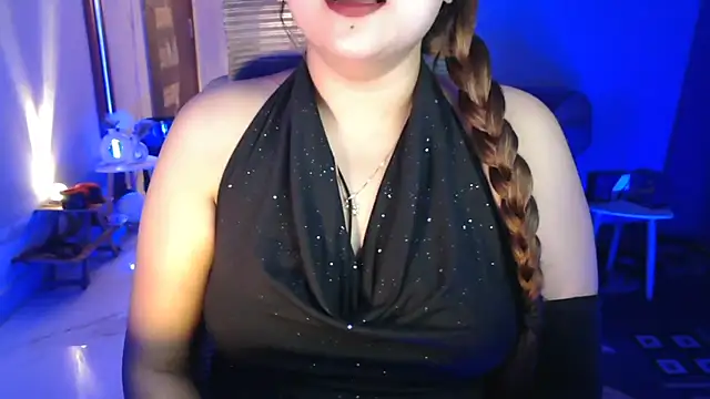 Snapshot of Mitikaa chatting on 05-17-26, 01:29 Mitikaa online show from 05-17-26, 01:29