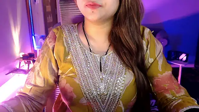 Snapshot of Mitikaa chatting on 06-02-26, 01:24 Mitikaa online show from 06-02-26, 01:24