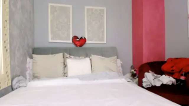 Snapshot of LustyRosee chatting on 09-27-25, 04:50 LustyRosee online show from 09-27-25, 04:50