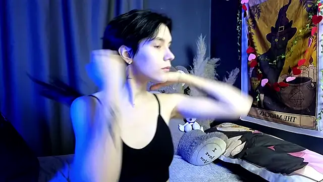 Hyeon Jin online show from 02-13-25, 08:55