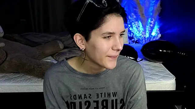 Hyeon Jin online show from 03-11-25, 07:47