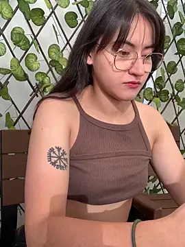 Snapshot of Camila_pinkk chatting on 01-22-25, 01:00 Camila pinkk online show from 01-22-25, 01:00