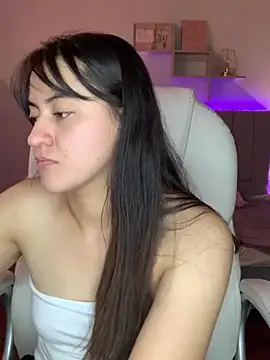 Snapshot of Camila_pinkk chatting on 01-28-25, 04:19 Camila pinkk online show from 01-28-25, 04:19