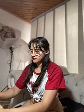 Snapshot of Camila_pinkk chatting on 02-02-25, 01:30 Camila pinkk online show from 02-02-25, 01:30