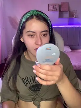 Snapshot of Camila_pinkk chatting on 02-07-25, 07:27 Camila pinkk online show from 02-07-25, 07:27