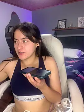 Snapshot of Camila_pinkk chatting on 02-25-25, 03:38 Camila pinkk online show from 02-25-25, 03:38