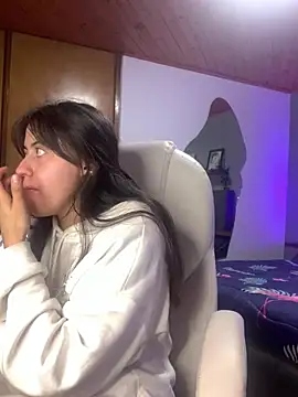 Snapshot of Camila_pinkk chatting on 02-25-25, 06:42 Camila pinkk online show from 02-25-25, 06:42