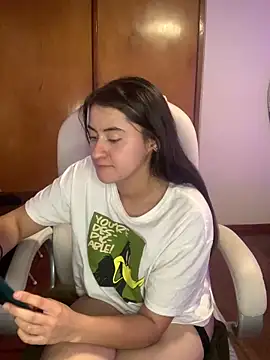 Snapshot of Camila_pinkk chatting on 03-11-25, 09:26 Camila pinkk online show from 03-11-25, 09:26