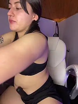 Snapshot of Camila_pinkk chatting on 09-30-25, 04:56 Camila pinkk online show from 09-30-25, 04:56