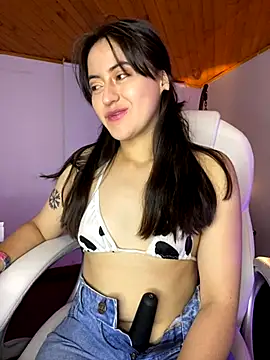 Snapshot of Camila_pinkk chatting on 10-10-25, 03:44 Camila pinkk online show from 10-10-25, 03:44