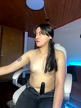 Snapshot of Camila_pinkk chatting on 10-14-25, 06:31 Camila pinkk online show from 10-14-25, 06:31