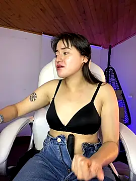 Snapshot of Camila_pinkk chatting on 10-28-25, 04:31 Camila pinkk online show from 10-28-25, 04:31