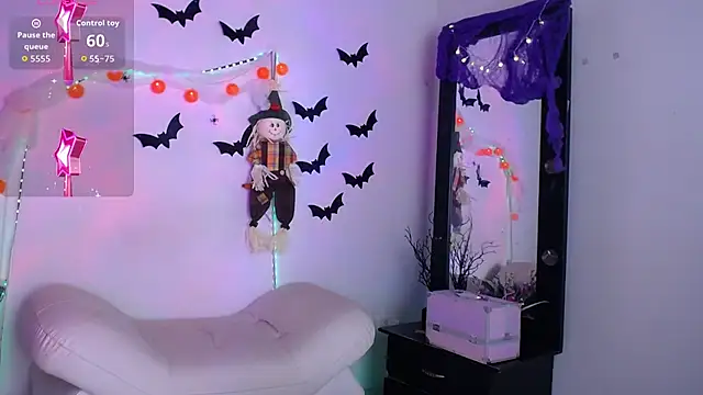 Snapshot of Yorkeidys1 chatting on 10-19-25, 02:45 Yorkeidys1 online show from 10-19-25, 02:45