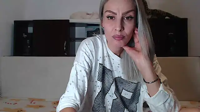 Snapshot of AshlineKatte chatting on 10-22-25, 05:02 AshlineKatte online show from 10-22-25, 05:02