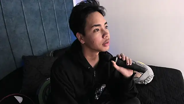 Snapshot of AlecLightwood_ chatting on 01-05-25, 09:36 AlecLightwood online show from 01-05-25, 09:36