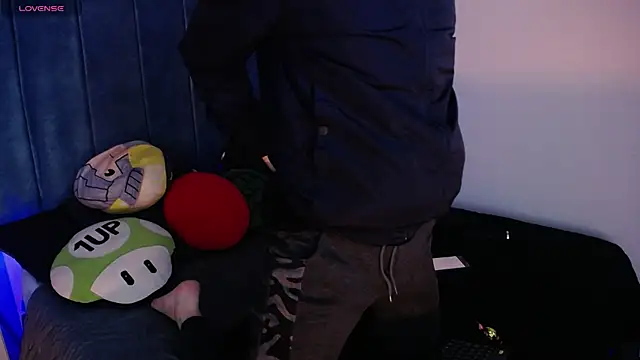 Snapshot of AlecLightwood_ chatting on 01-07-25, 02:41 AlecLightwood online show from 01-07-25, 02:41