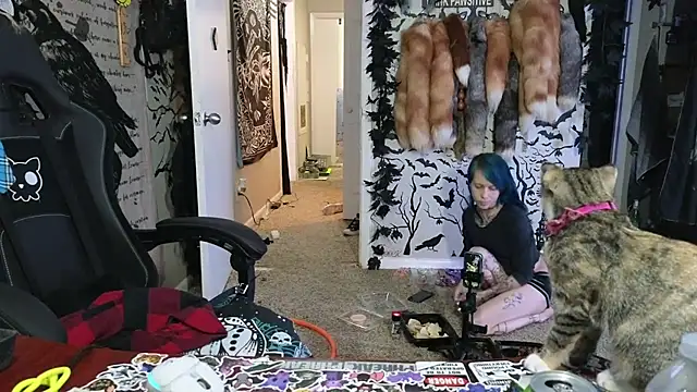 Snapshot of trashbrat chatting on 11-14-25, 06:23 trashbrat online show from 11-14-25, 06:23