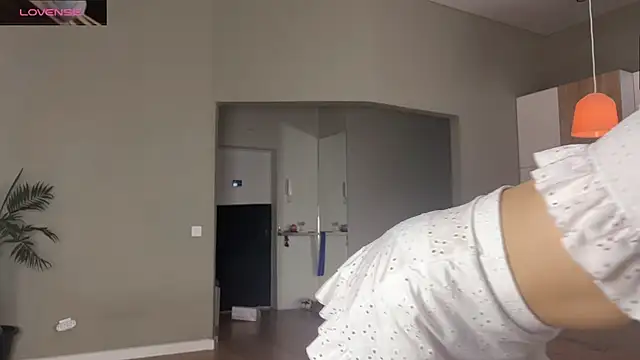 Snapshot of Shyrubate chatting on 02-10-25, 05:36 Shyrubate online show from 02-10-25, 05:36