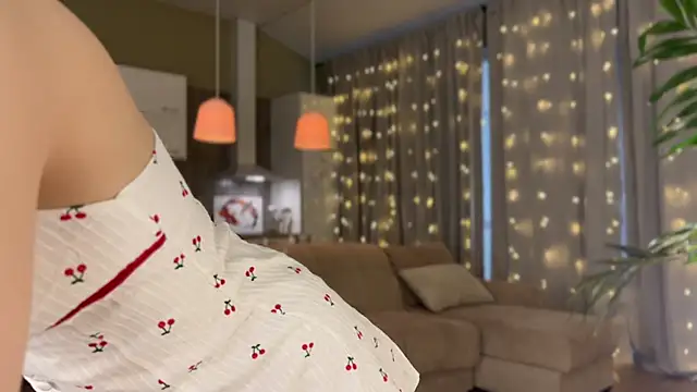 Snapshot of Shyrubate chatting on 03-17-25, 05:23 Shyrubate online show from 03-17-25, 05:23