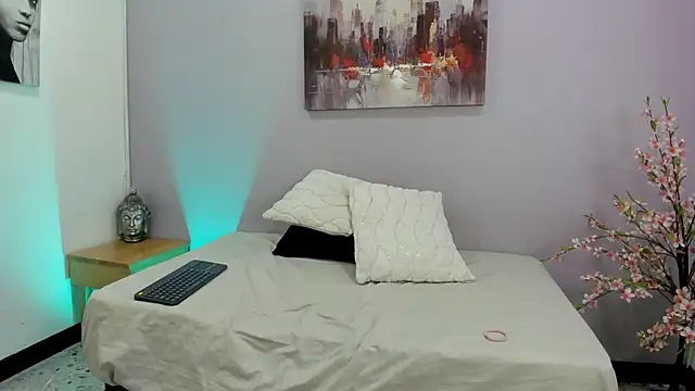 Charlot Vega  online show from 01-24-25, 04:16