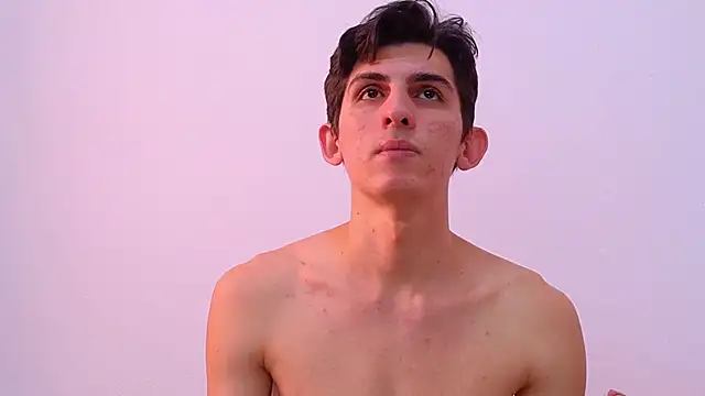 Snapshot of Ana_and_Leo chatting on 03-03-25, 12:58 Ana and Leo online show from 03-03-25, 12:58