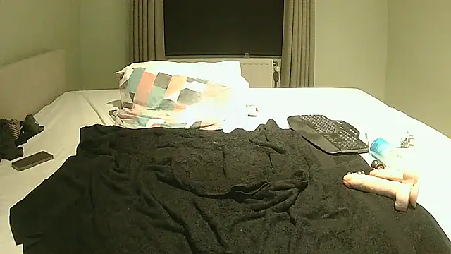 Snapshot of littlehairyman chatting on 02-16-25, 07:15 littlehairyman online show from 02-16-25, 07:15