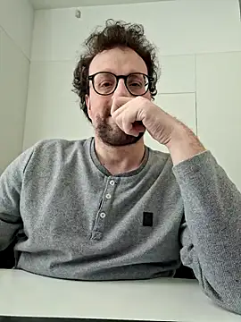 Snapshot of littlehairyman chatting on 03-06-25, 08:41 littlehairyman online show from 03-06-25, 08:41