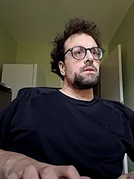 Snapshot of littlehairyman chatting on 03-07-25, 10:45 littlehairyman online show from 03-07-25, 10:45