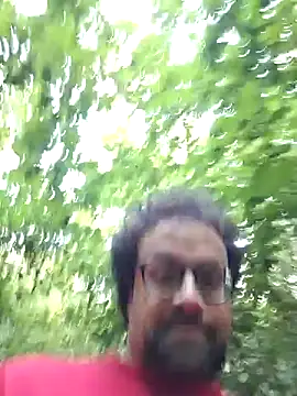 Snapshot of littlehairyman chatting on 09-15-25, 04:29 littlehairyman online show from 09-15-25, 04:29