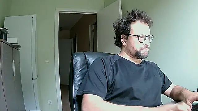 Snapshot of littlehairyman chatting on 09-30-25, 07:13 littlehairyman online show from 09-30-25, 07:13